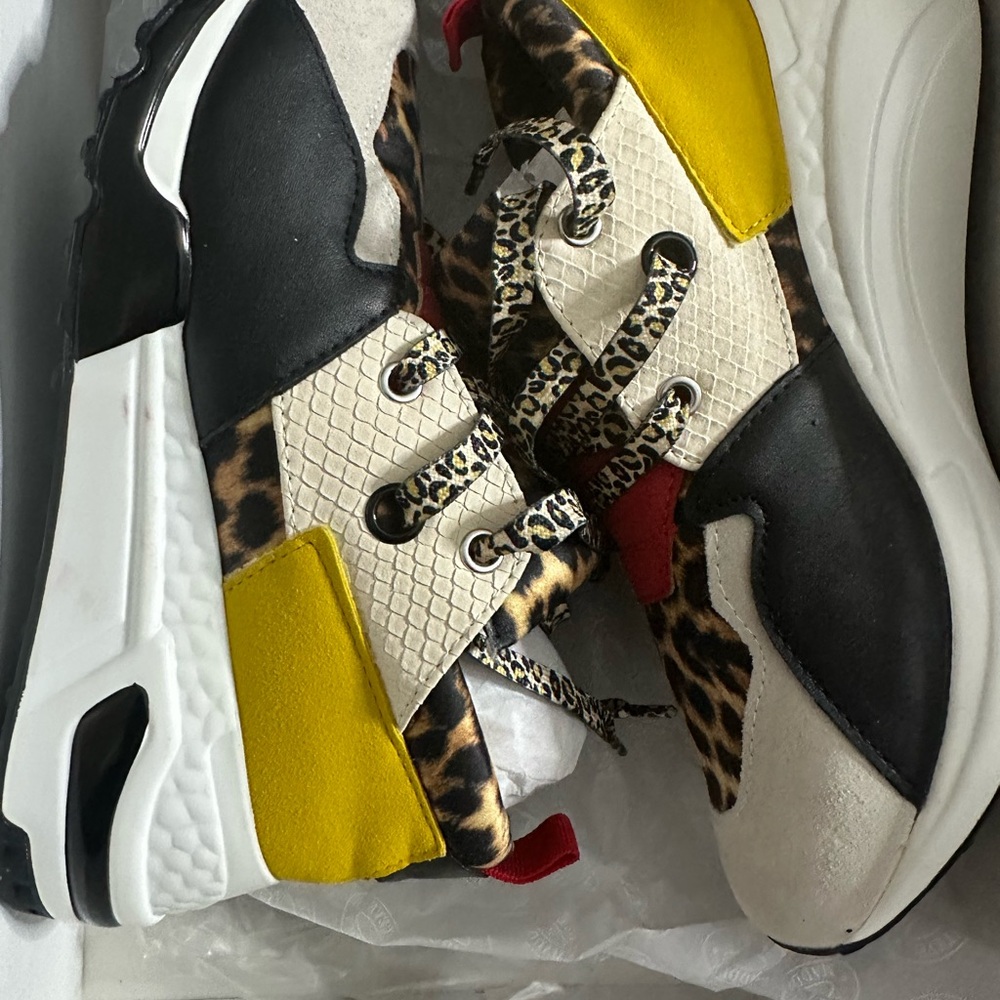 Steve Madden Cliff sneaker Women’s size 7.5